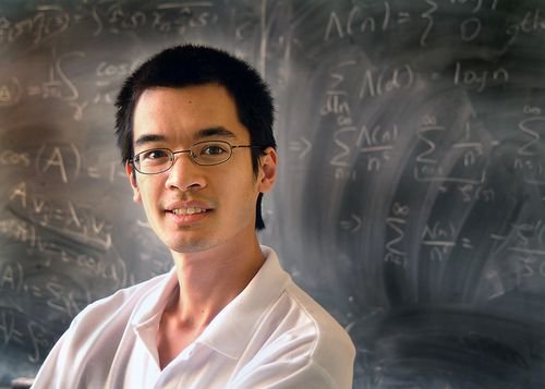 Terence Tao (IQ: 230)