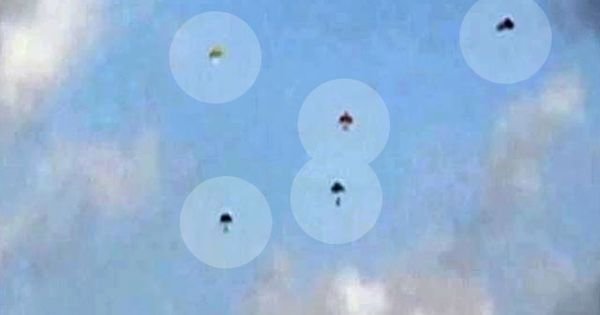 Mysterious Parachute Like Objects Spotted Near Mumbai Airport. UFOs ...