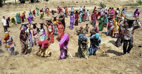 World Bank Ranks MNREGA As World’s Largest Public Programme. Here Is All You Need To Know