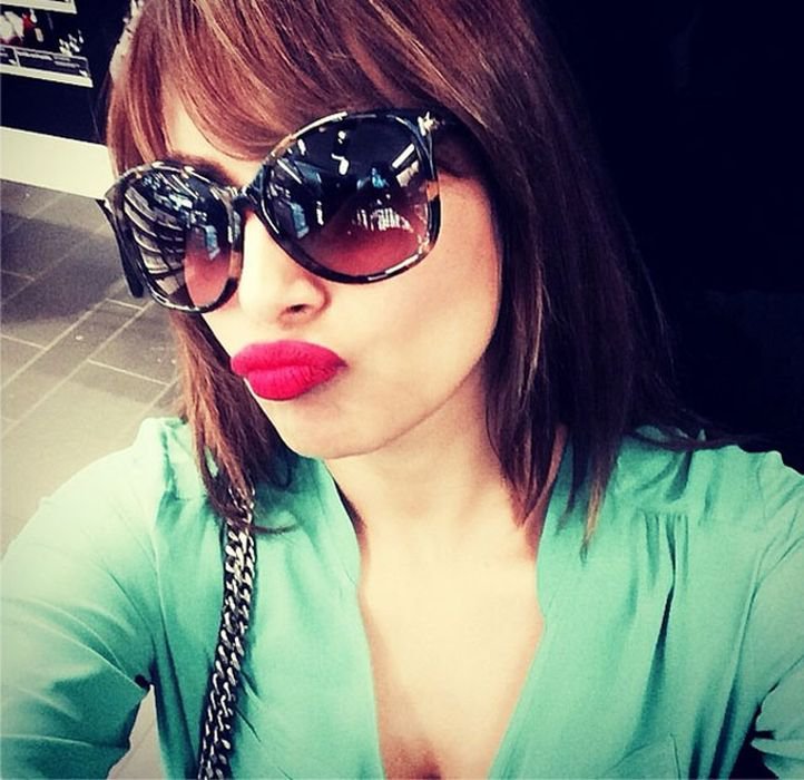 20 Selfie Obsessed Divas Who Should Never Stop Clicking Scoopwhoop