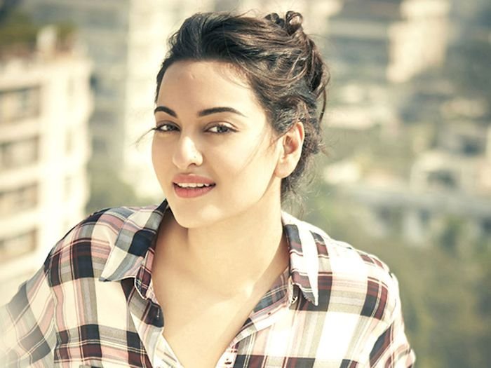 Twitterati Mocking Sonakshi Sinha For Her Scientific Tweet Proves Theres No ‘planet For Celebs