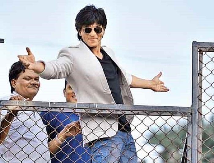 Shah Rukh Khan's Signature Arms Open Pose: DYK the first film when the  actor did it? Find out – India TV