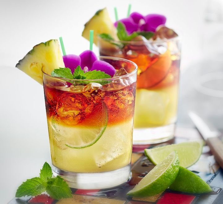 21 Easy-To-Make Cocktails You Can Prepare At Home & Show Off Your