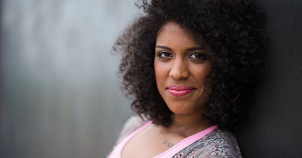 This actress was pushed and abused in toronto for wearing a scarf like a hijab - scoopwhoop