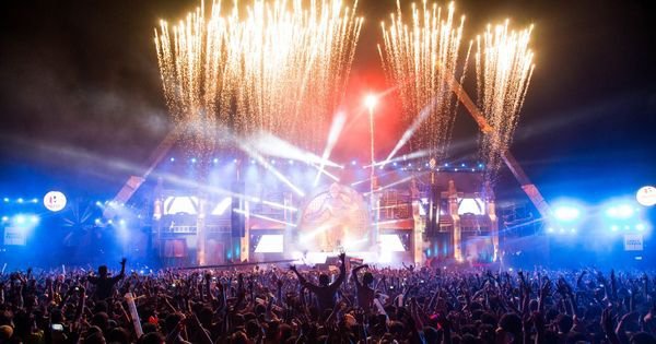 10 Fantastic Reasons You Must Visit Sunburn Goa 2015 - ScoopWhoop