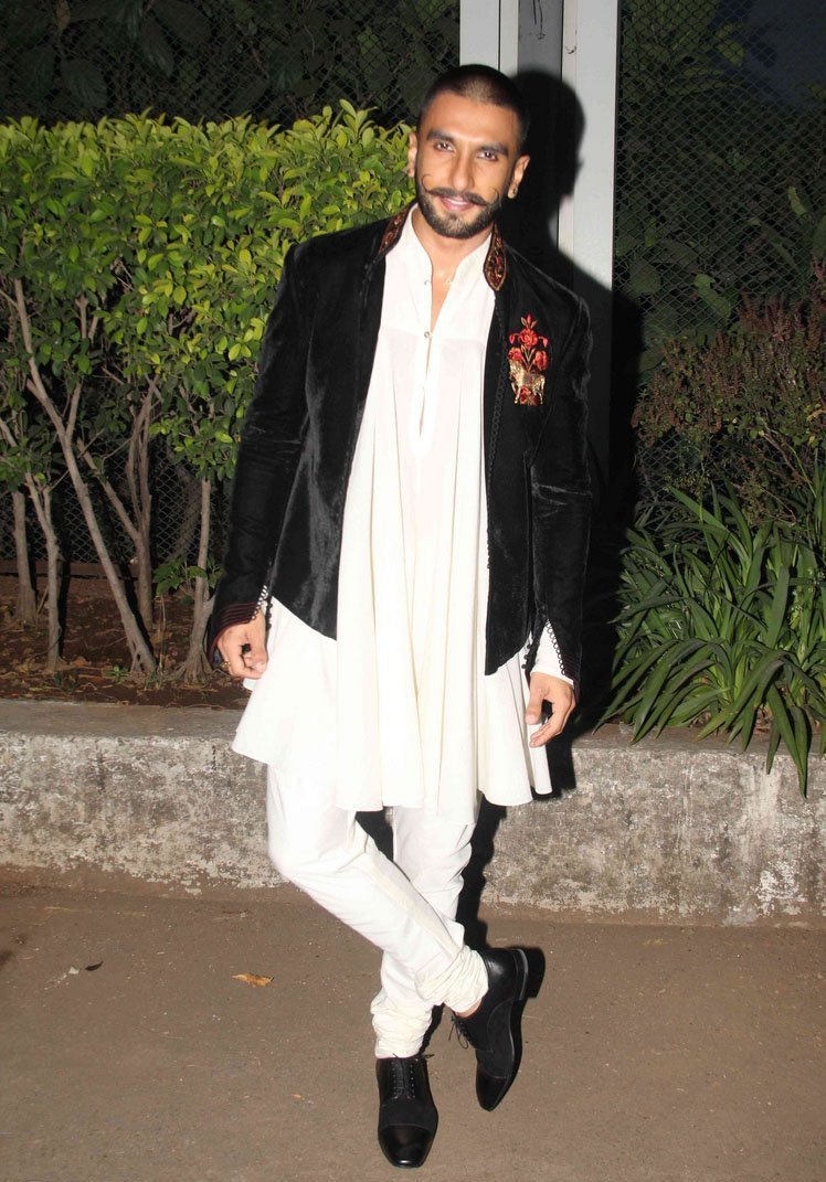 20 Quirky Outfits That Only Ranveer Singh Could Have Pulled Off - ScoopWhoop