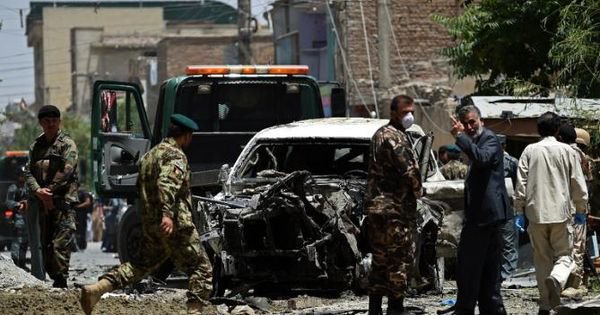 Taliban suicide bomber kills at least nine outside kabul police base - scoopwhoop