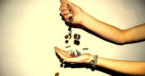 5 simple things to do in your 20s that’ll make you rich by the time you’re 40 - scoopwhoop
