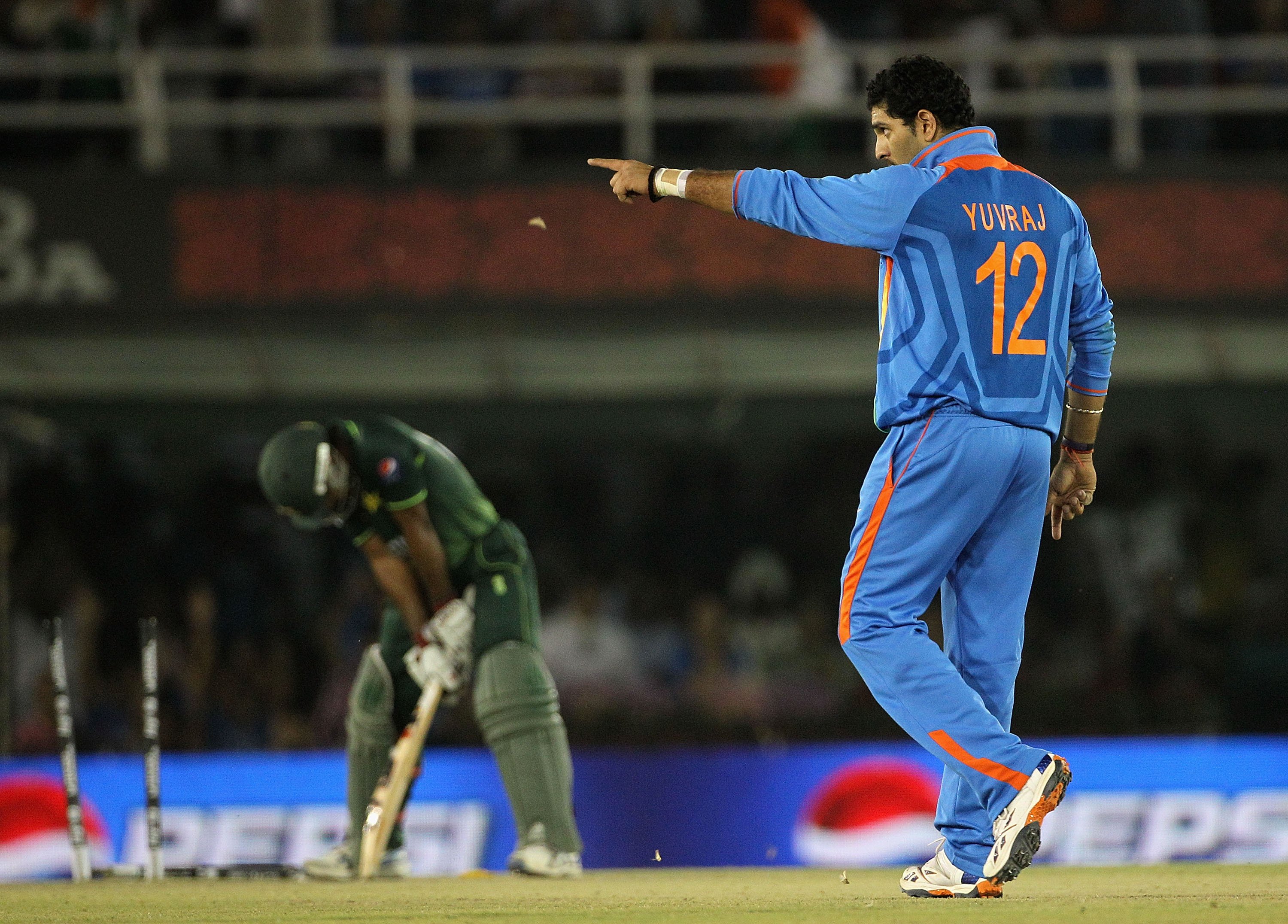 Yuvi jersey hot sale number