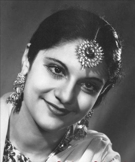 Pramela Old Actres Sex - Esther Abraham Was 31 & Pregnant When She Was Crowned The 1st Miss India In  1947. Here's Her Story - ScoopWhoop