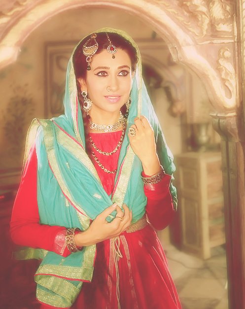 I used to wear my nani's sarees when I was a kid: Karisma Kapoor