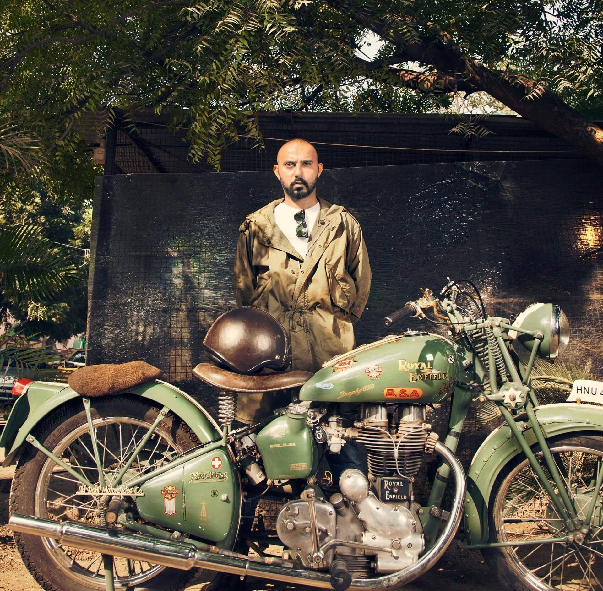 Meet Bobbee Singh The Delhi Guy Who Turns Old Royal Enfield Bikes Into Vintage Works Of Art ScoopWhoop