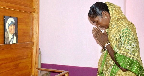 Mother teresa’s ‘miracle woman’ couldn’t watch her canonization due to power cuts - scoopwhoop