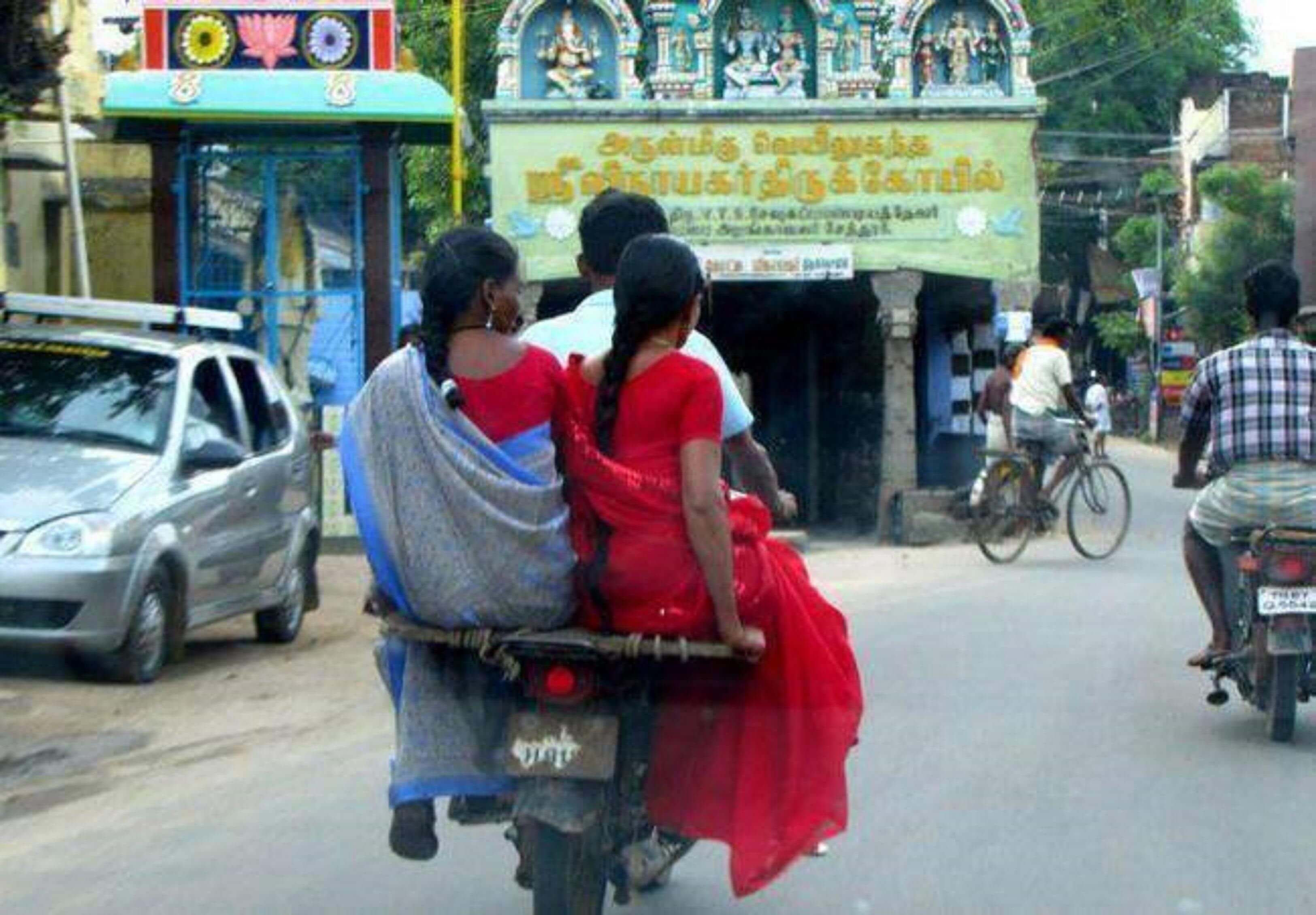 25 Photos That Prove You Can Never Predict What You Will Find On Indian  Roads