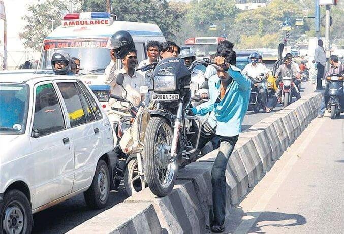 25 Photos That Prove You Can Never Predict What You Will Find On Indian  Roads