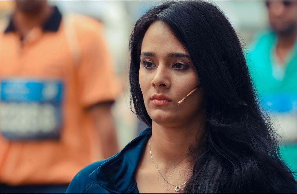 Star Sport Anchor Mayanti Sex - Mayanti Langer Has A Powerful Message For All Those Who Trolled Her For  Stuart Binny's Bowling - ScoopWhoop