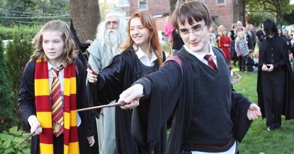 A Harry Potter Festival Is Happening & You Can Board The Hogwarts ...