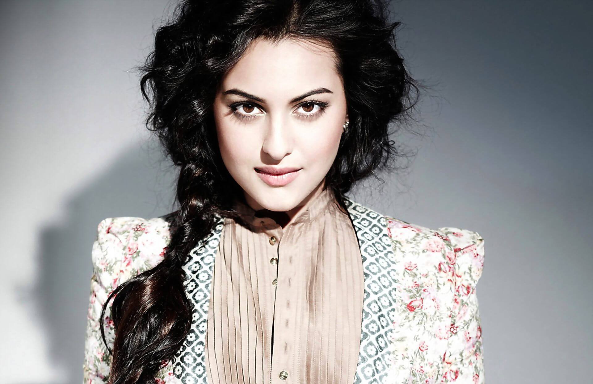 This Awkward Video Of Sonakshi Sinha As A Teenager Is Basically All Of Us -  ScoopWhoop