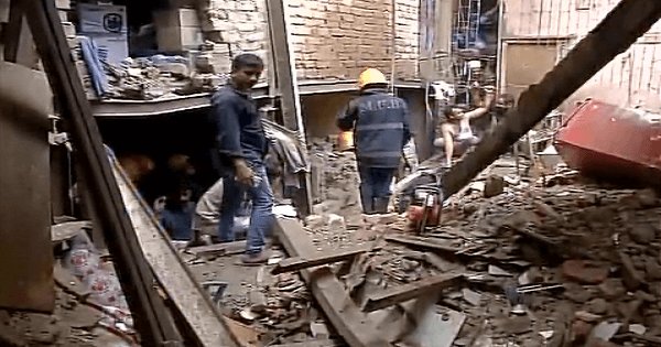 Six children dead after a five-storey building collapses in mumbai’s bandra - scoopwhoop