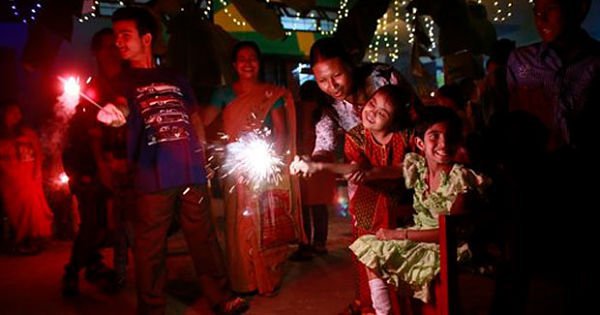 Supreme Court orders ban on sale of firecrackers in Delhi, NCR to curb ...