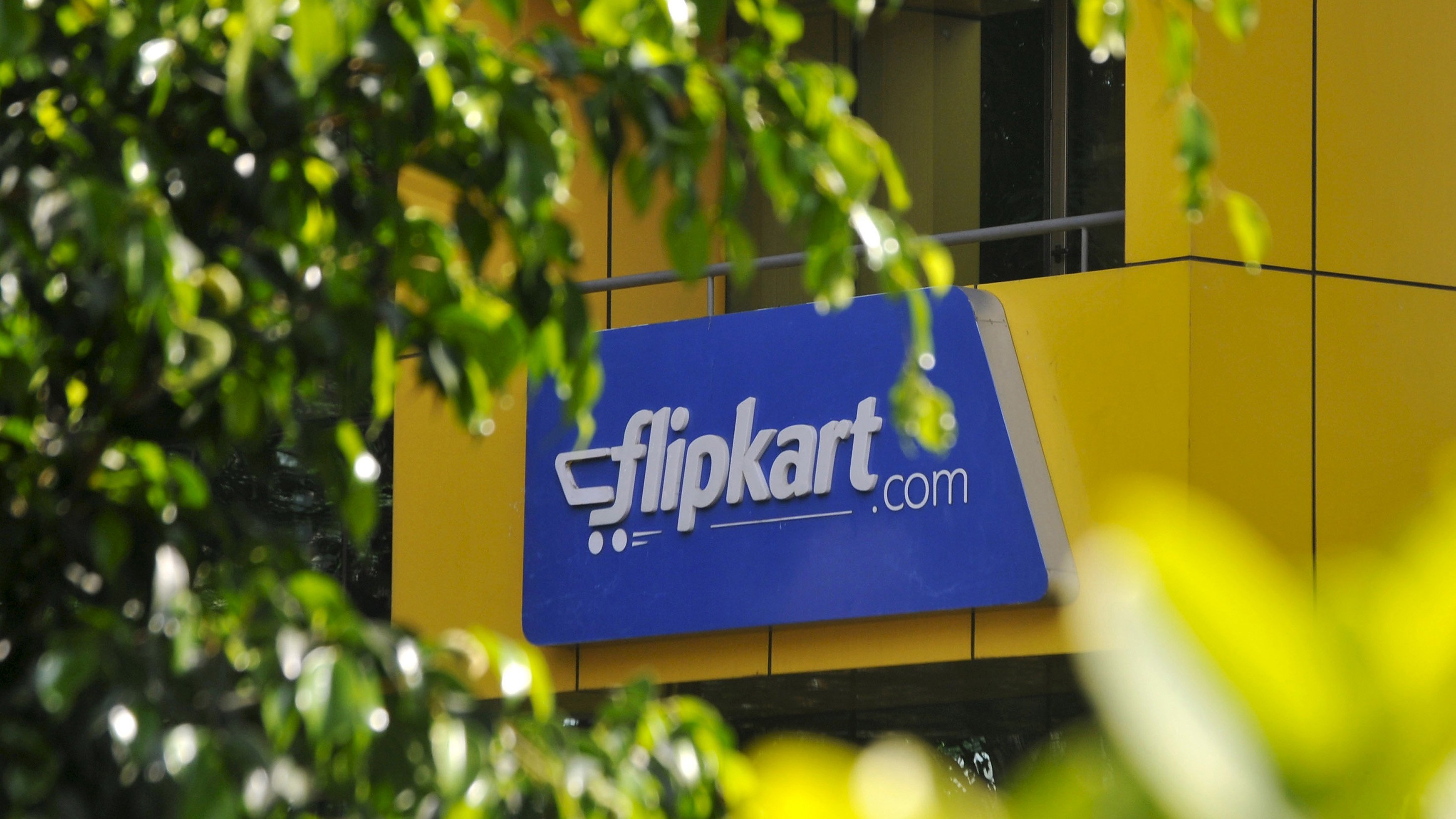 two-students-arrested-after-they-dupe-flipkart-of-152-mobile-phones