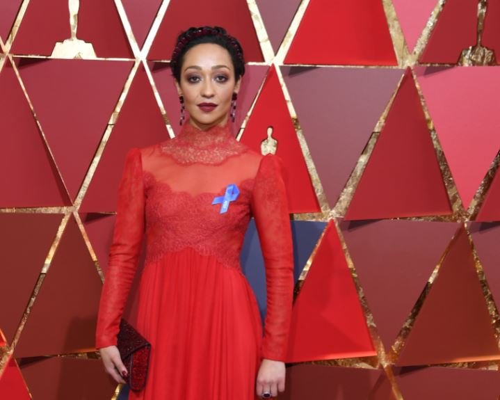 Hollywood Artists Donned ‘Blue Ribbon’ Pins At Oscars To Show Solidarity With ACLU