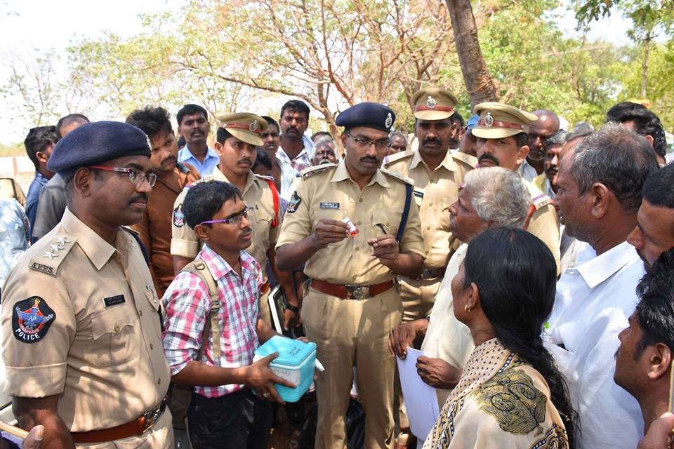 This IPS Officer Adopted An Andhra Village & Inspired Over 1.5 Lakh ...