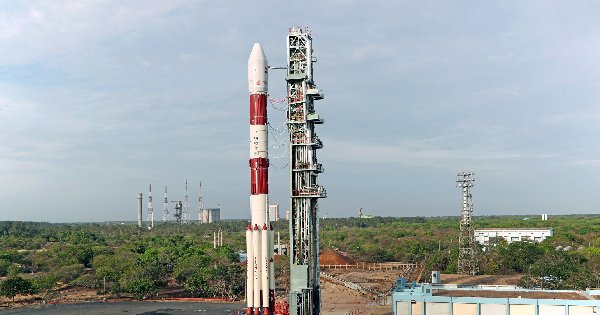 ISRO’s PSLV-C38 Successfully Launches Cartosat-2 Series & 30 Other ...