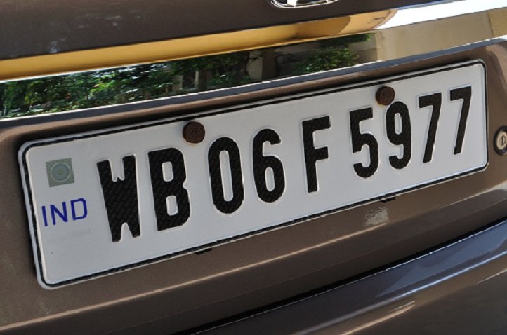 delhi-s-most-sought-after-vip-car-number-001-sold-for-a-whopping-rs