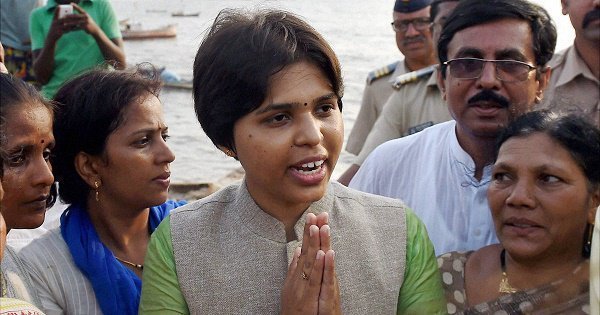 Activist Trupti Desai Booked Under SC/ST Act For Assaulting Ex-Member ...