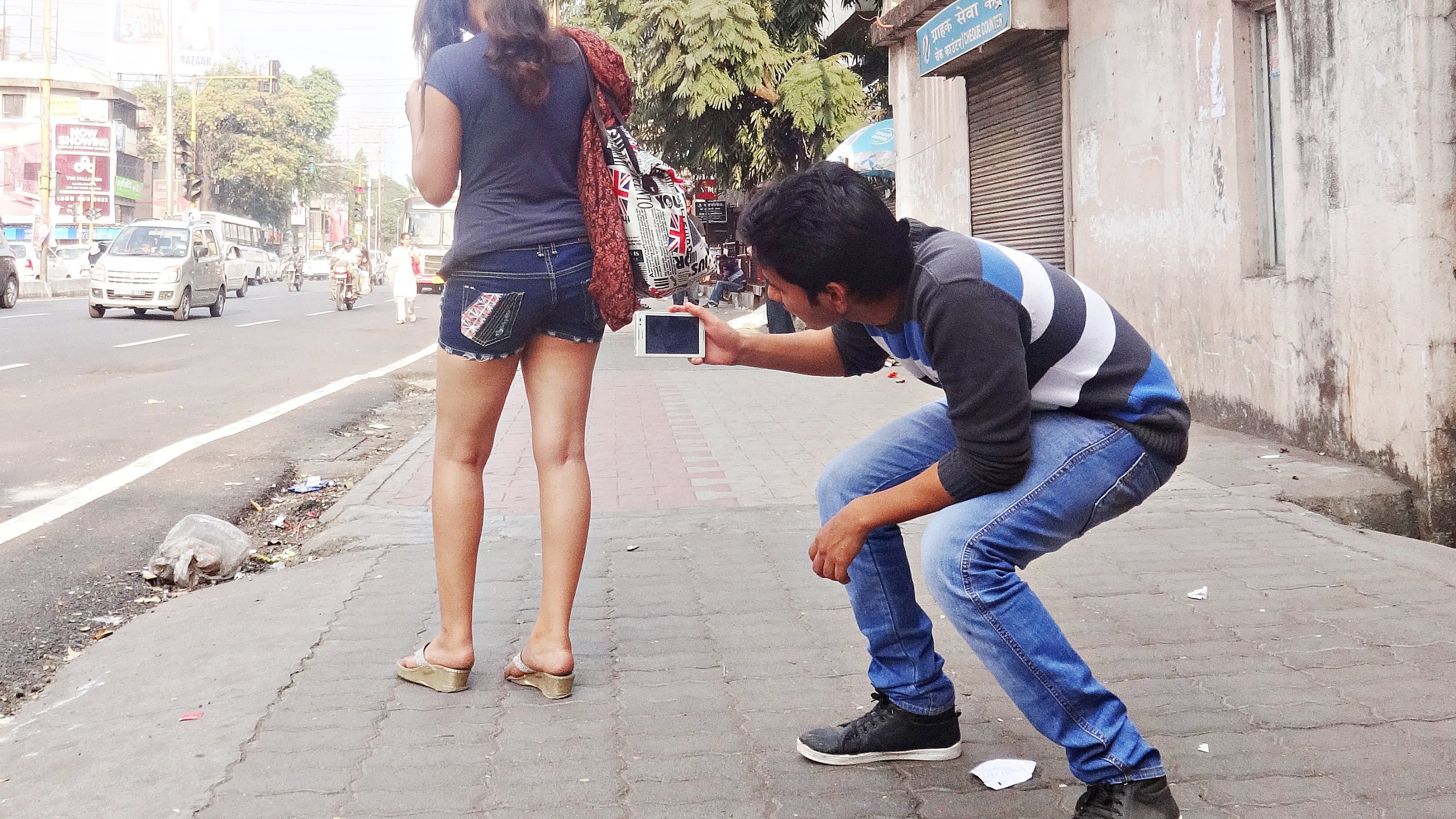 To All The Girls Who Like Wearing Short Clothes, Please Stop - ScoopWhoop