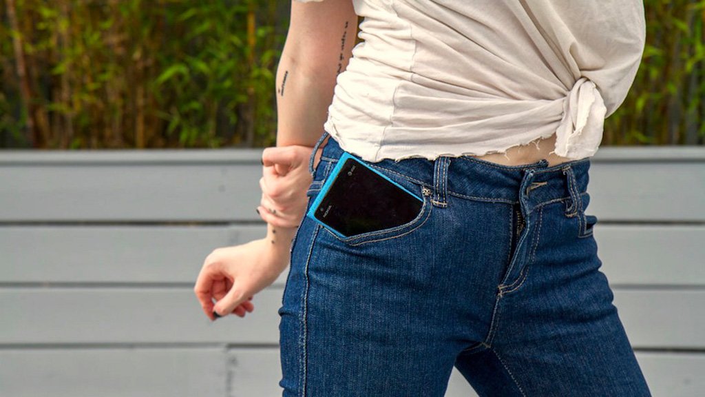 Finally: These Women's Jeans Are Designed With Pockets Deep Enough to  Actually Hold Your Stuff