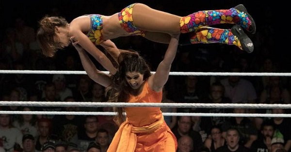 Kavita devi is winning the internet for fighting in a kurti at a wwe event - scoopwhoop