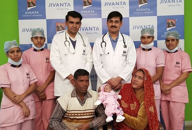 Born In 6 Months & Weighing Just 400 Grams, This Brave Baby Survived  Because Of Her Zest For Life - ScoopWhoop