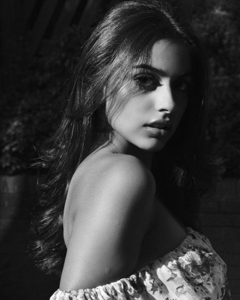 Meet Banita Sandhu The 20 Yr Old British Indian Model Who Made Her Bollywood Debut In ‘october’