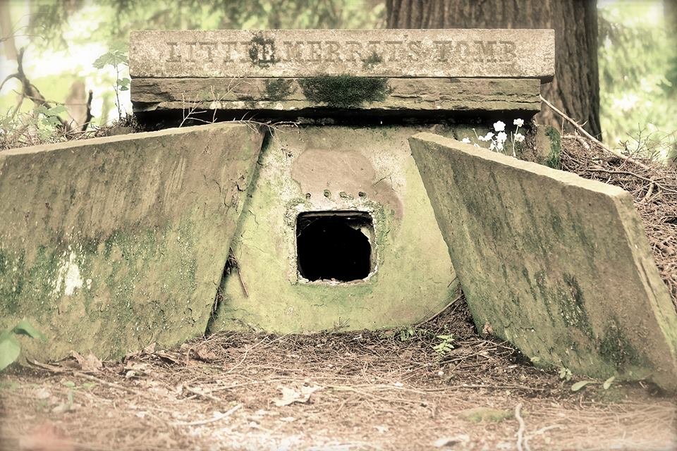 The Story Behind A Tiny Window In This Little Boy’s Grave Will Make You