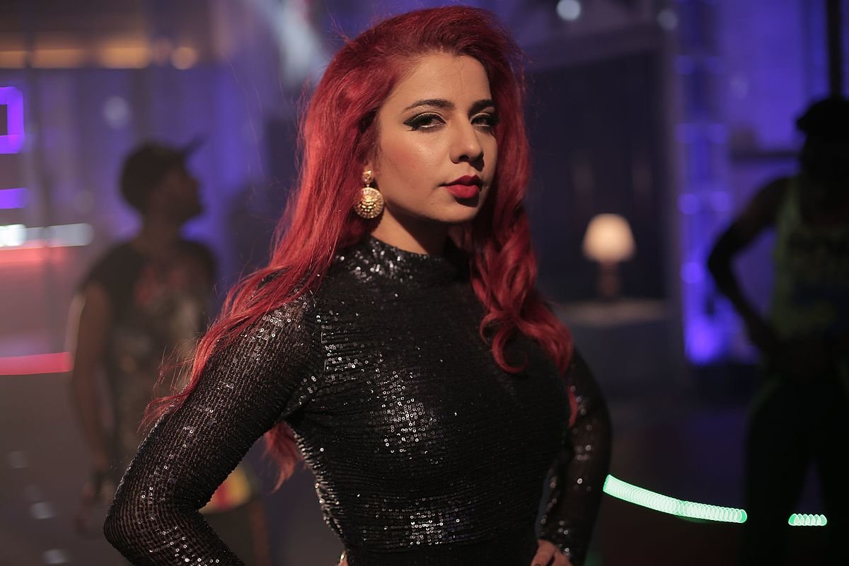 Jasmeen Sandlus Sex - 13 Women Who Are Rocking The Punjabi Music Scene & Making Us Dance To Their  Tunes