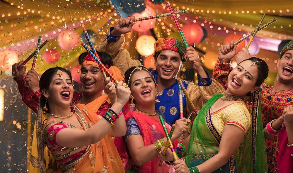 10 Dandiya Nights Happening In & Around Delhi NCR, So Get Your Ghagra