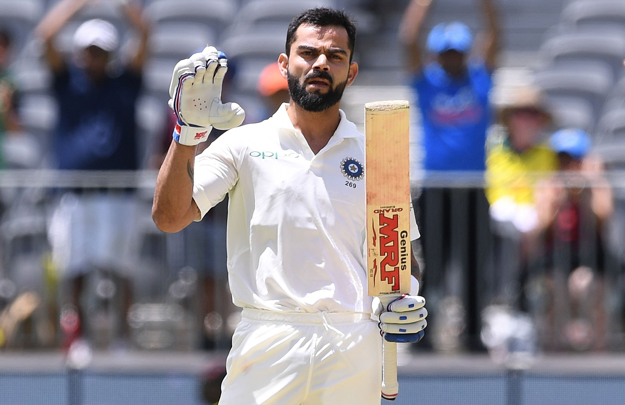 twitter-hails-champion-virat-kohli-on-his-special-hundred-at-perth