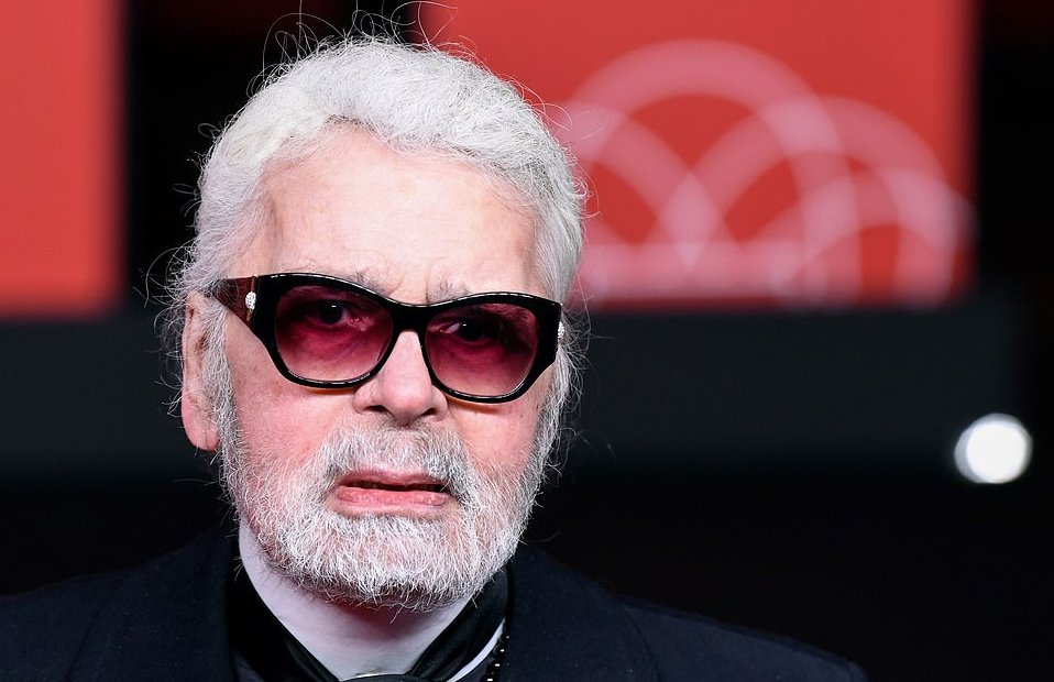 Chanel’s Creative Director & Fashion Icon Karl Lagerfeld Dies At The ...
