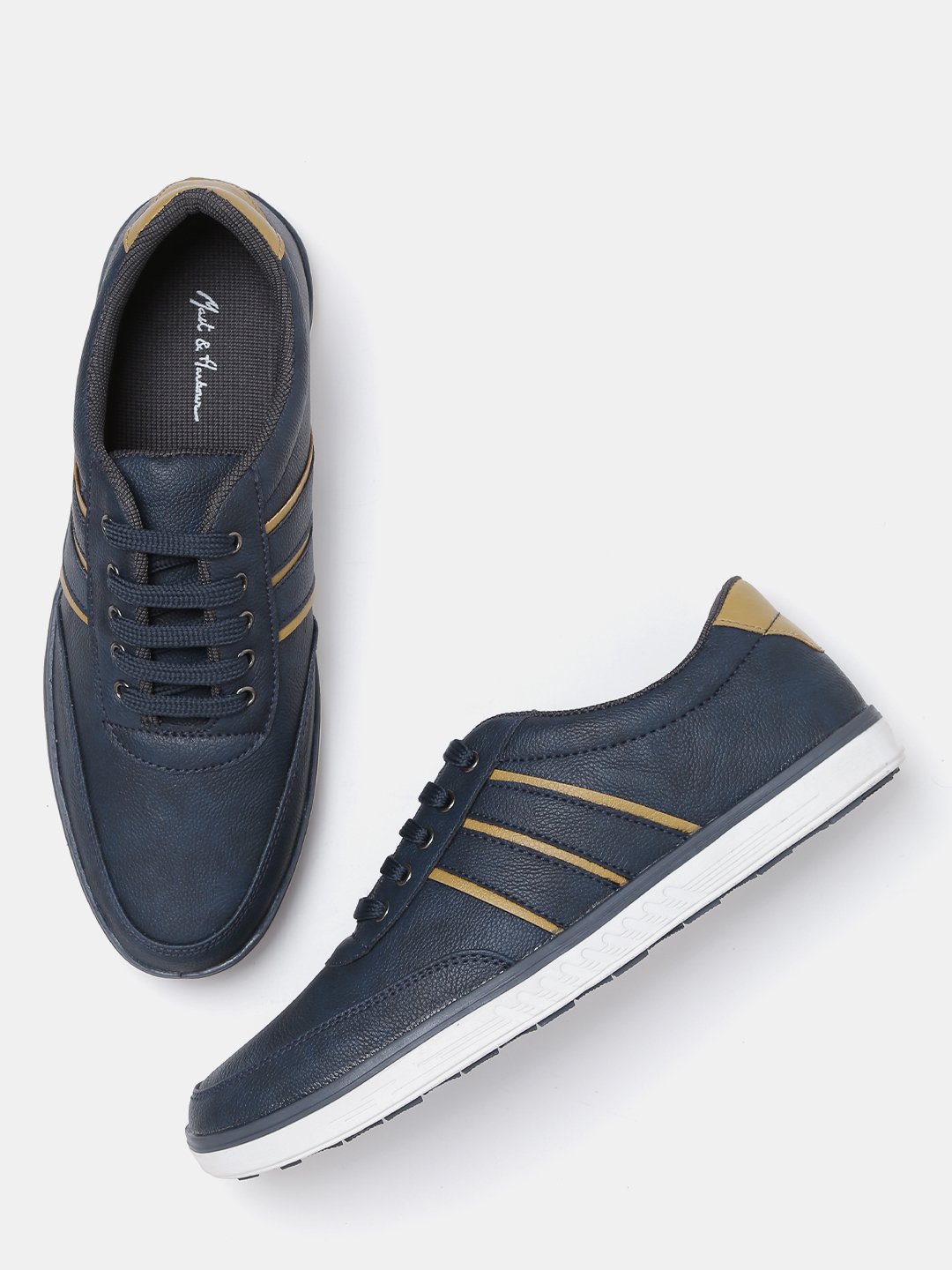 10 Cool Casual Sneakers Under 2000 For Men To Buy ScoopWhoop