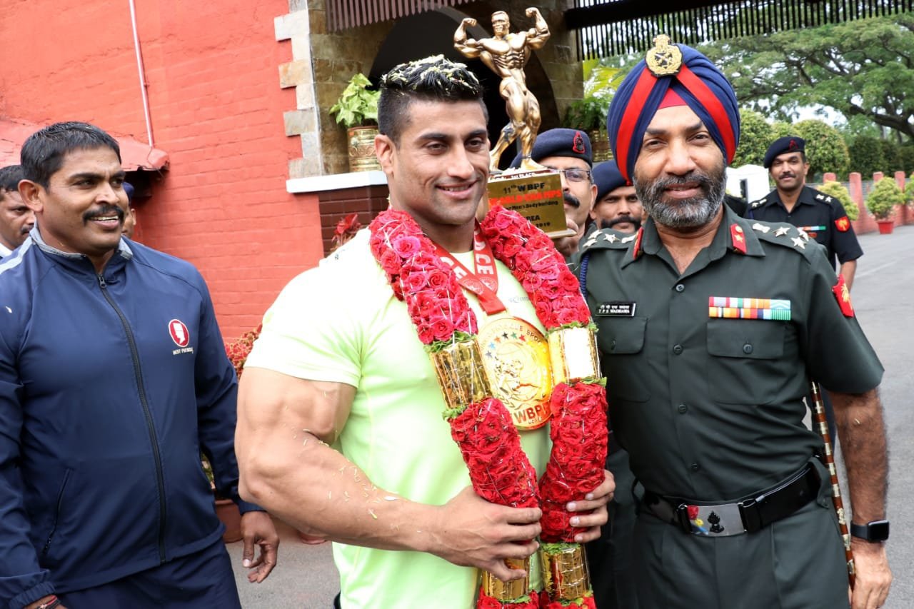 Indian Army Havaldar Anuj Singh Gets A Rousing Welcome After Winning A ...