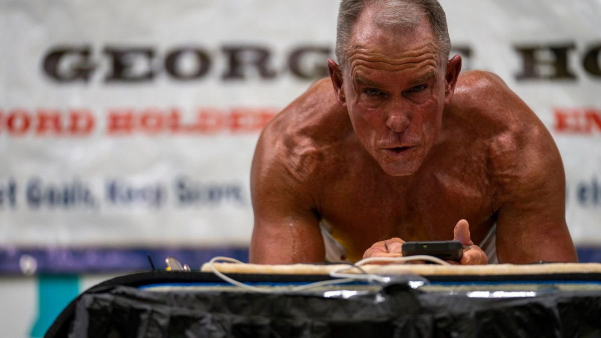 This 62 Year Old Set The World Record For Longest Plank Holding It For 8 Hours 15 Minutes