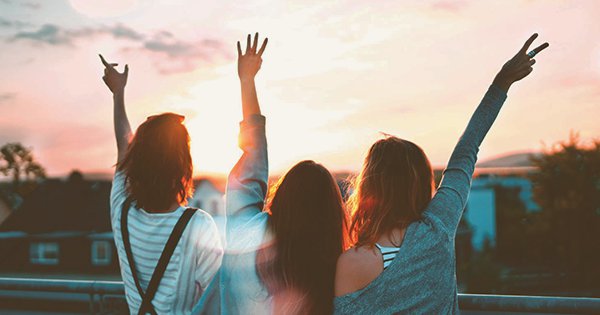 7 ways to hang out with your friends while maintaining social distancing - scoopwhoop