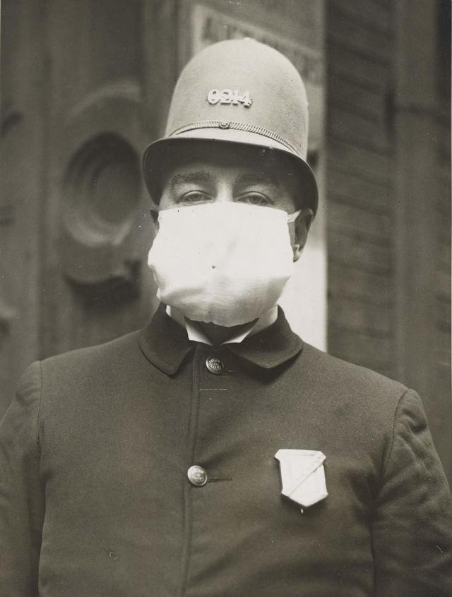 25 Photos Of The Last Great Pandemic In 1918 That'll Make You Believe ...