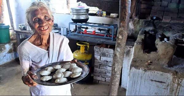 85-Year-Old TN Woman Continues To Sell Idlis For ₹1 To Ensure Migrant Workers Are Fed