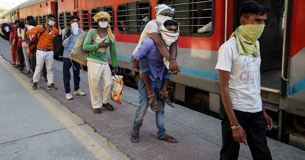 No support, left to die, the migrant workers’ plight has shown they are india’s invisible citizens - scoopwhoop