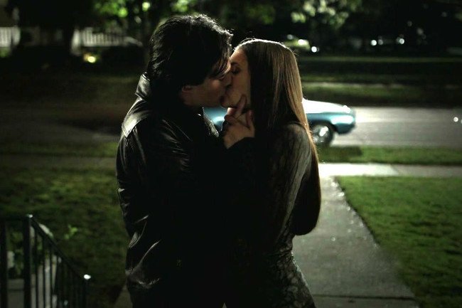 13 Of The Best Kisses From TV Shows