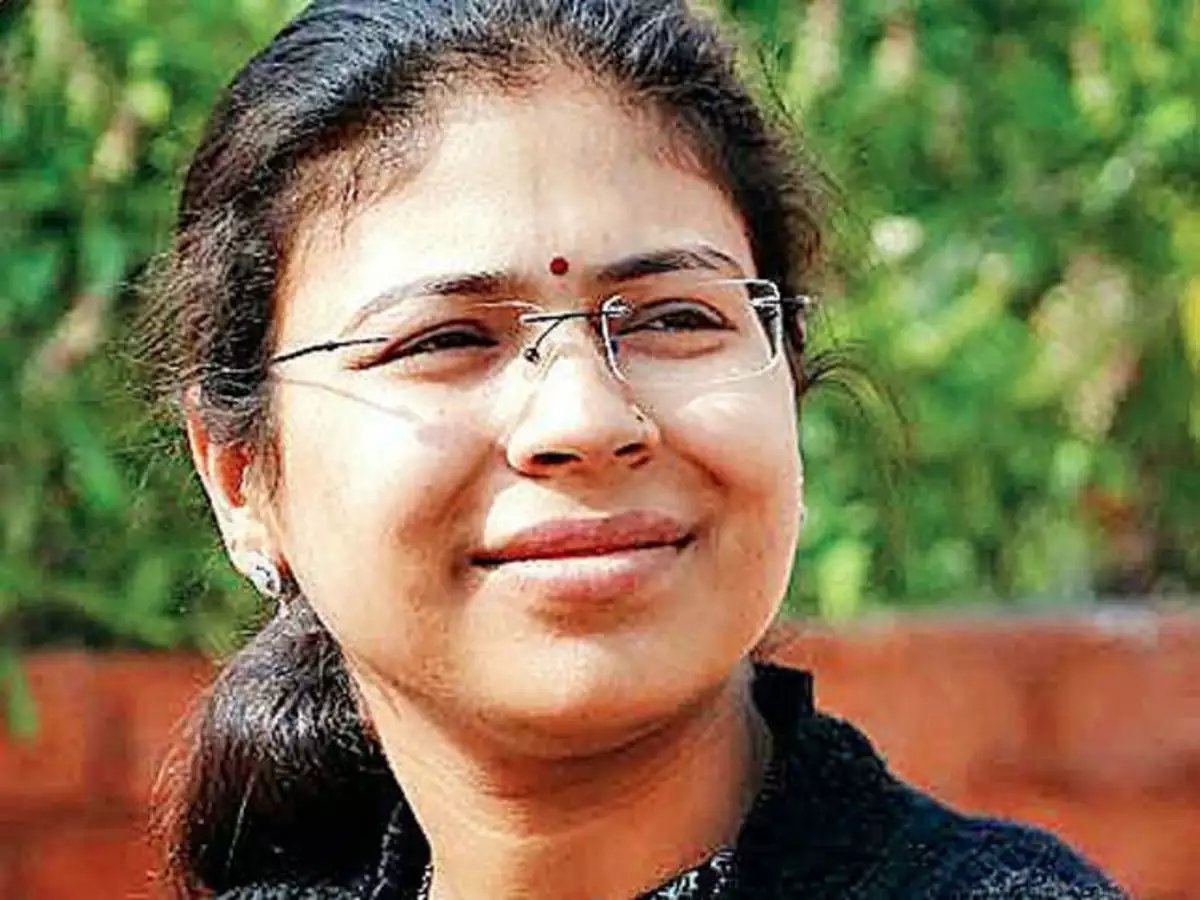 Durga Shakti Nagpal- Lady IAS Officer