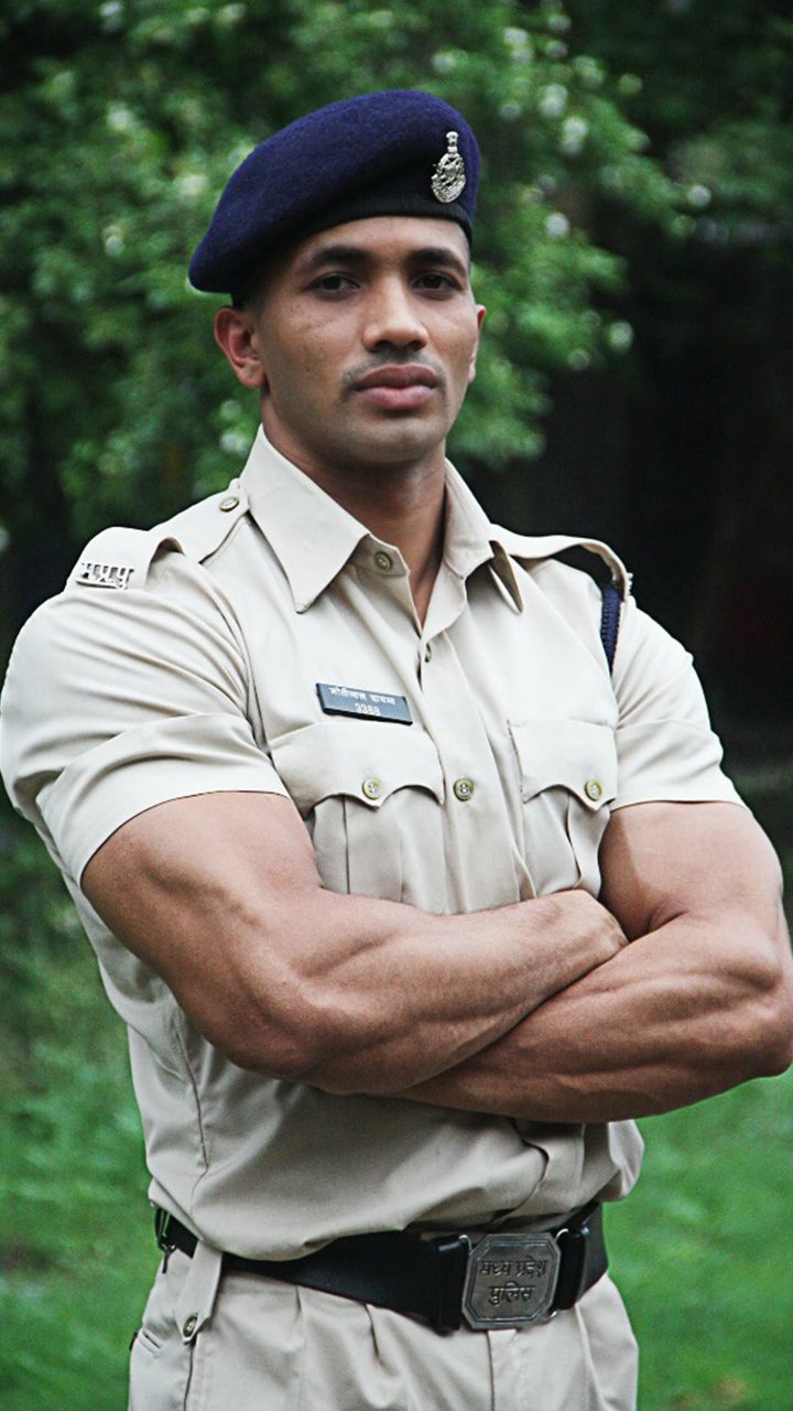 ips officer uniform